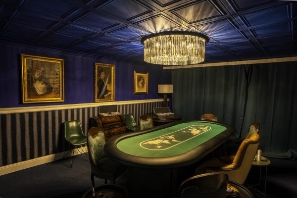 Camera Poker Art. History. Experience. la EkoGroup Vila55
